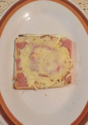 Una foto de Pan con Huevo 🥚 Jamón y Queso 🧀