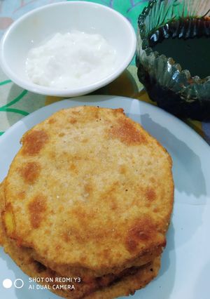 आलू कचौड़ी (Aloo kachori recipe in hindi) रेसिपी मुख्य फोटो