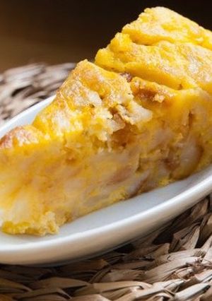 A picture of Tortilla de patatas (Spanish omelette).