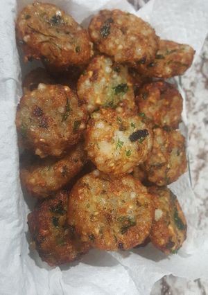 A picture of Sabudana potato vada.