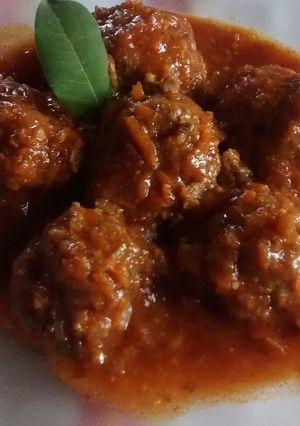 Una foto de Albóndigas de carne  y queso en salsa 🍴