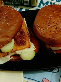 पनीर बर्गर (Paneer burger recipe in Hindi) रेसिपी मुख्य फोटो