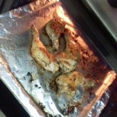 A picture of Roast chicken thighs.
