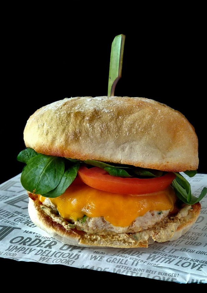 Una foto de Hamburguesa de pollo especiado {un toque indio}
