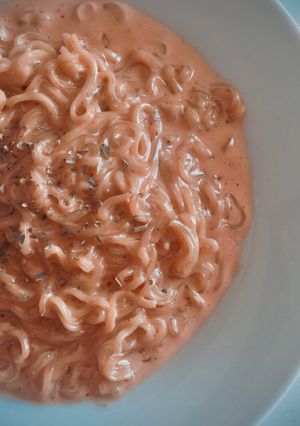 صورة لوصفة اندومي على طَريقتِـي 🍜⚡️