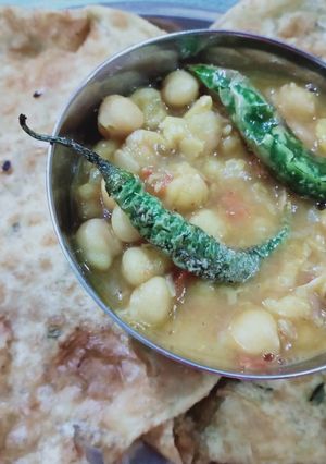 A picture of White chole.