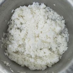 A picture of Boil rice.
