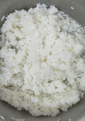 A picture of Boil rice.