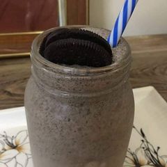 Oreo shake A picture of Oreo shake.