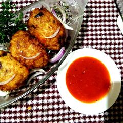 A picture of Mutton stuffed egg Maggi ball.