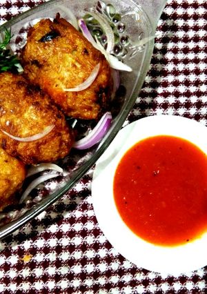 A picture of Mutton stuffed egg Maggi ball.