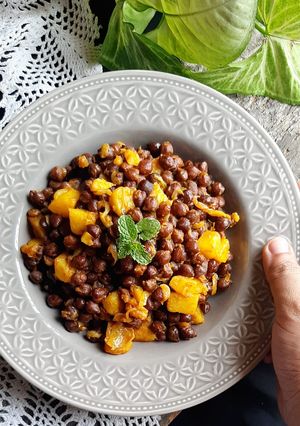 ছোলা ভূণা। রেসিপির প্রধান ছবি