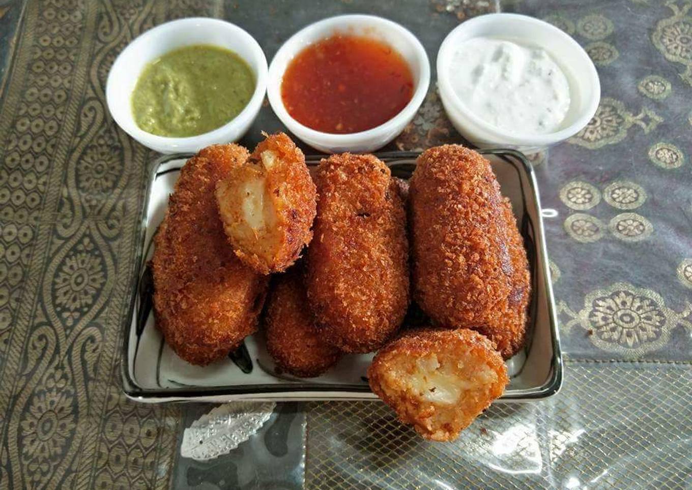 Cheesy Croquettes From Leftover Idlies