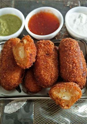 A picture of Cheesy Croquettes From Leftover Idlies.