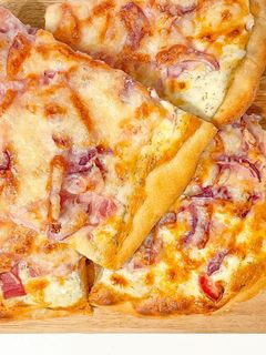 Juhtúrós kenyérlángos recept fotója