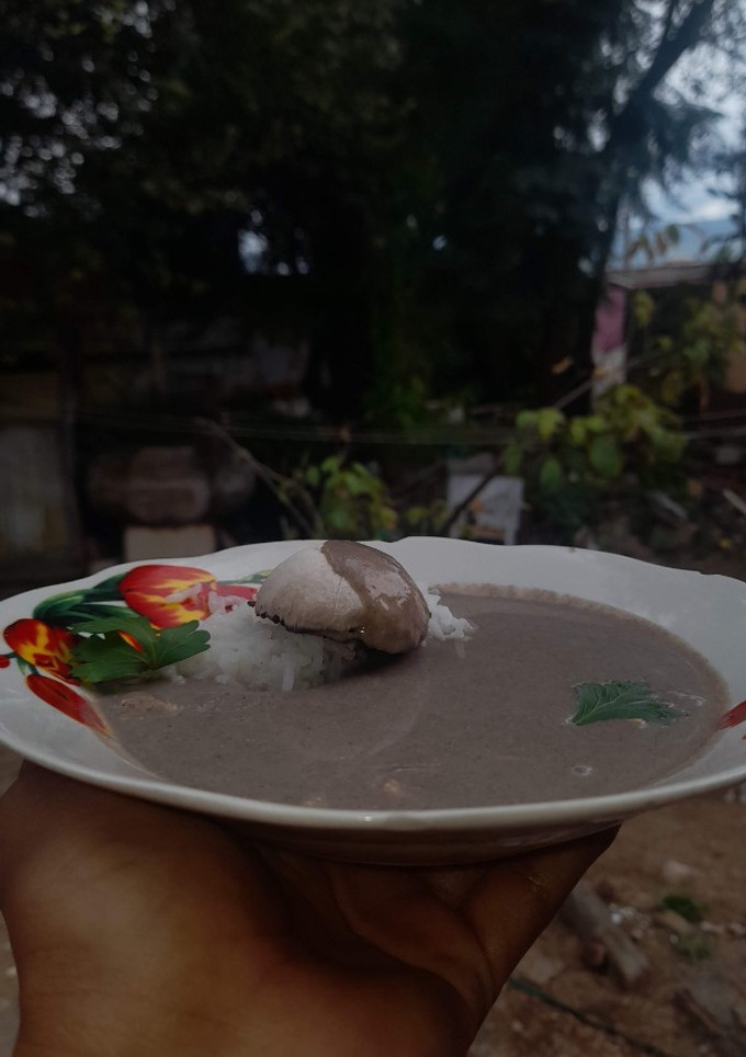 Una foto de Crema de champiñones pantanosa