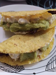 Una foto de Tacos crujientes de pollo
