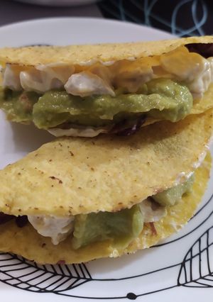 Una foto de Tacos crujientes de pollo