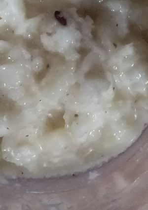 A picture of Garlic paste.