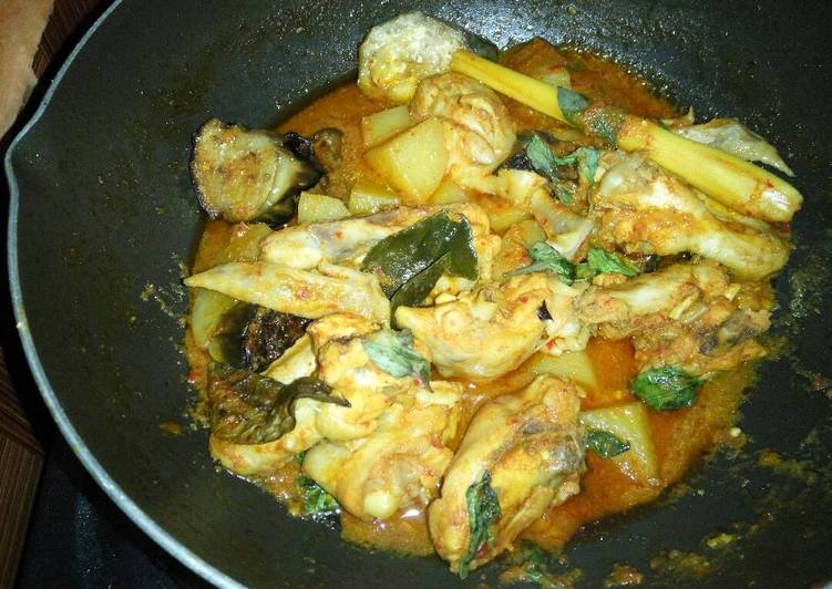 Rica-rica ayam daun kemangi