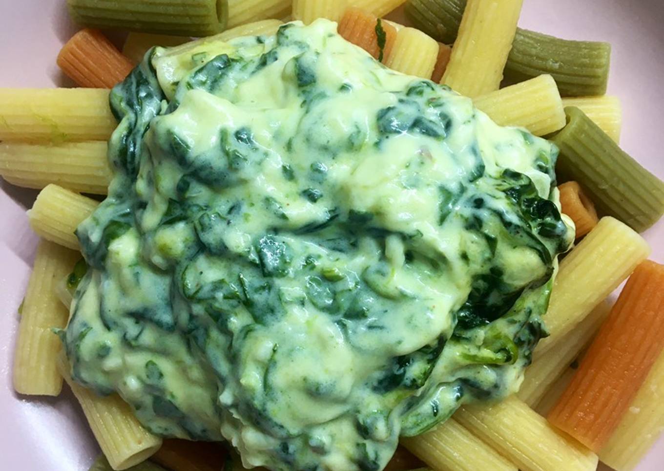 Penne de verduras con salsa ligera de espinacas (Thermomix)