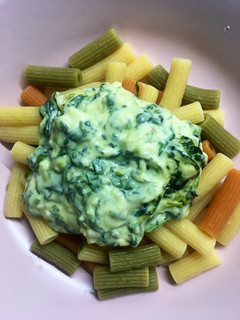 Una foto de Penne de verduras con salsa ligera de espinacas (Thermomix)