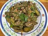 มะเขือยาวผัดหมูสับ