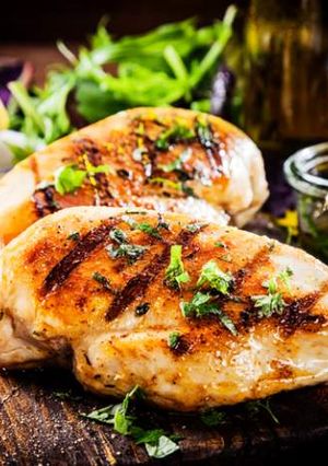 Фото Как приготовить сочную и ароматную куриную грудку.