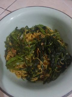 Foto resep Tumis mie kangkung