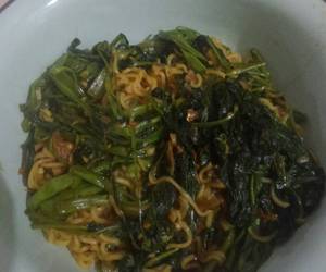 Masakan Unik Tumis mie kangkung Sedap Nikmat