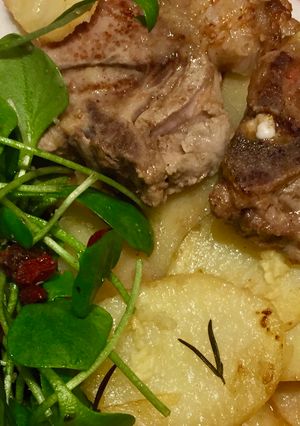 Une photo de Côtes d'agneau succulentes en gratin