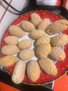 Una foto de Croquetas con queso azul