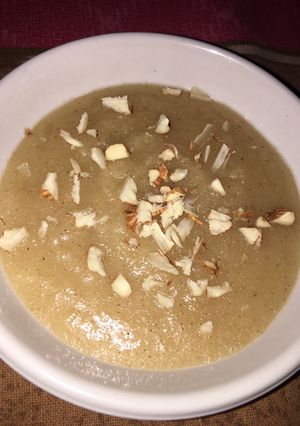 A picture of Suji ka Halwa.