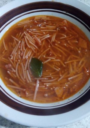 Una foto de Fideos con chorizo y jamón..😋🤗