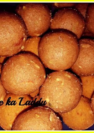 A picture of Atte ka ladoo.