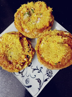 મેંદા ની ભેળ કચોરી (Maida Bhel Kachori Recipe In Gujarati) રેસીપી મુખ્ય ફોટો