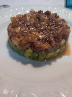 Una foto de 246. Tartar de atún