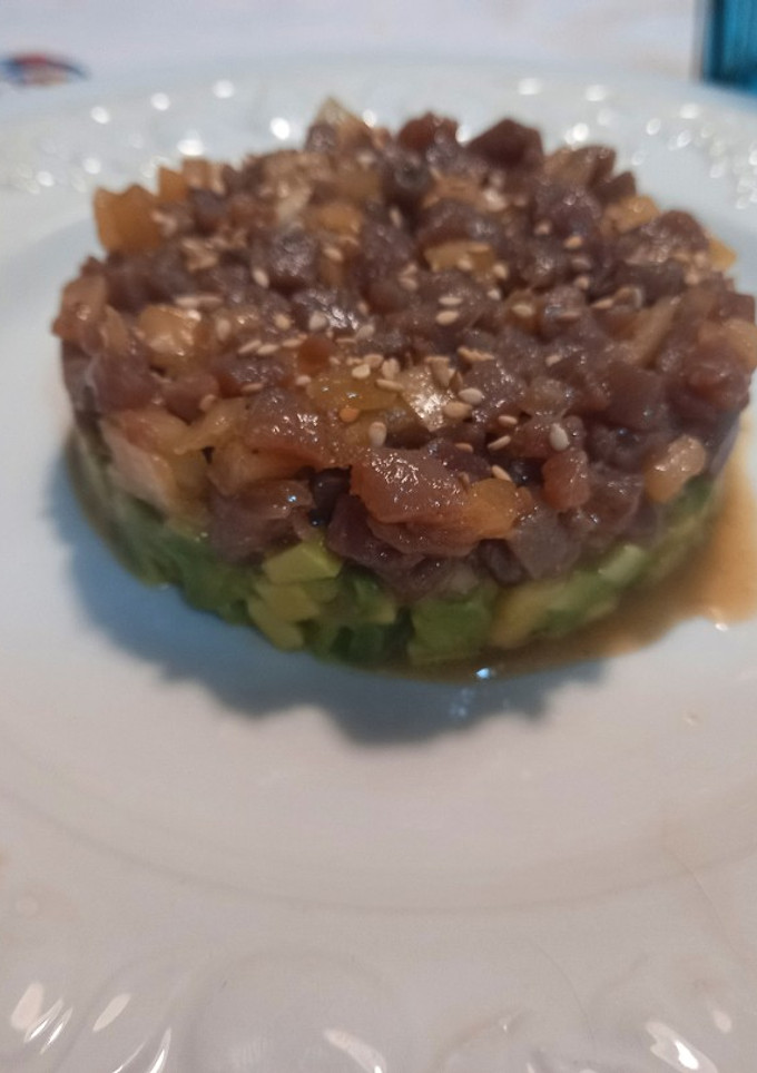 Una foto de 246. Tartar de atún