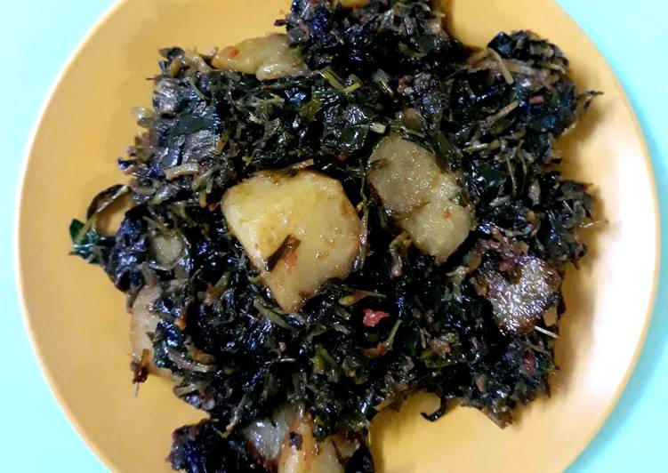 Simple Way to Prepare Favorite Aloo Methi