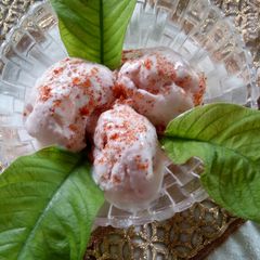 A picture of Masala Guava icecream.