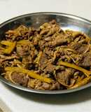 麻油炒肉片
