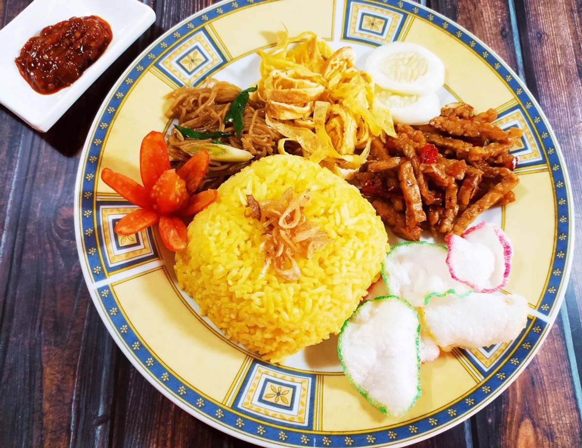 Nasi Uduk Kuning (rice cooker) foto resep utama