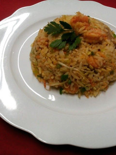Una foto de Arroz frito con camarones