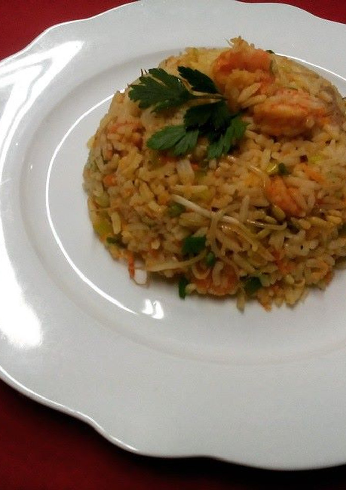 Una foto de Arroz frito con camarones