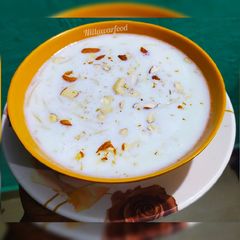 A picture of Seviyan Kheer / vermicelli kheer.