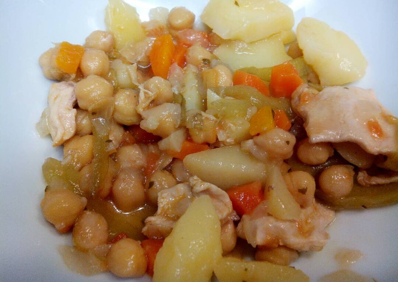 Garbanzos con pollo y borraja