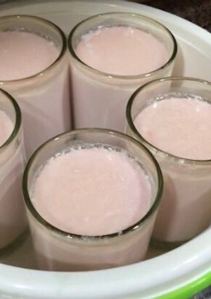 صورة لوصفة زبادي الفراوله بالماكينه او من غيرها