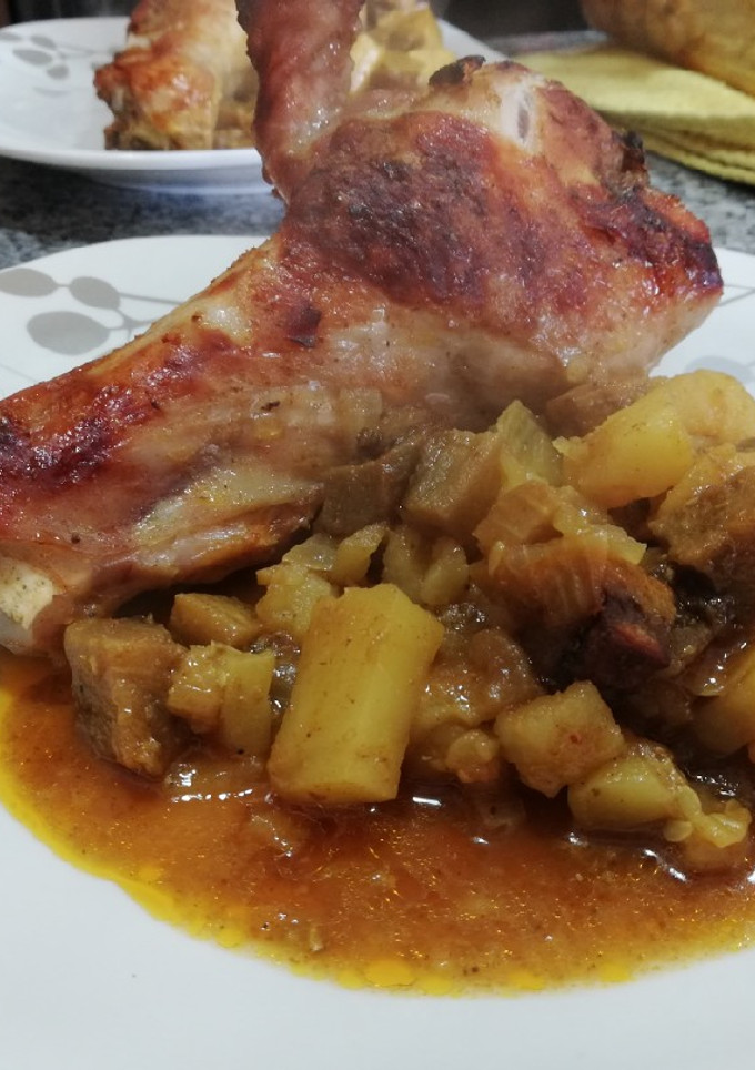 Una foto de Jamoncito de pavo con verduras🍗