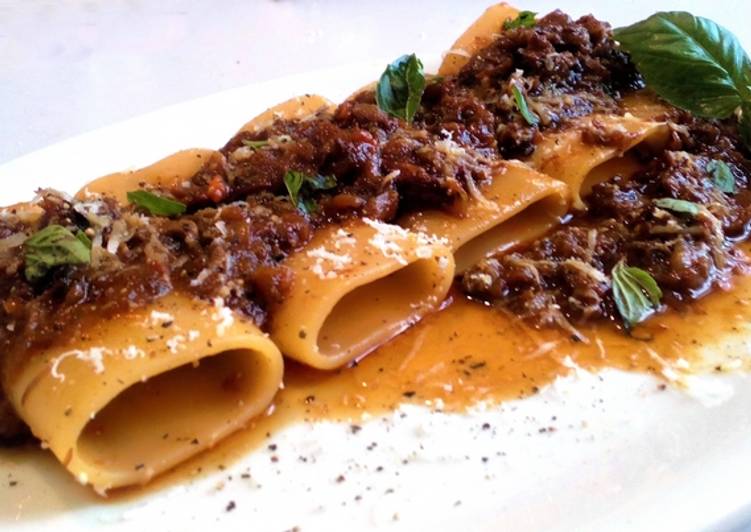 Paccheri Al Ragù di Genovese