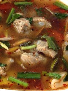 A picture of Spicy Pork Rib Soup.